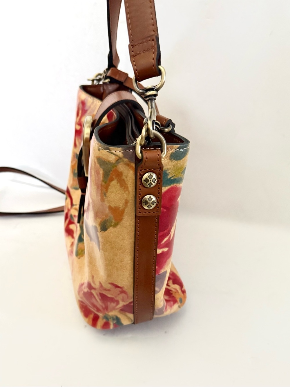 Patricia Nash Irving Crossbody Bucket Bag Leather Rare Rose Print Boho Hippie - Picture 4 of 8